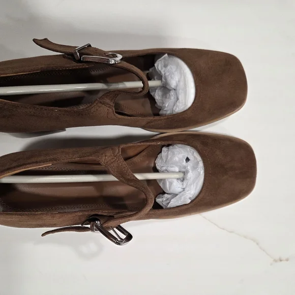 Women’s Brown Suede Mary Jane Block Heel Pumps - Picture 5 of 6
